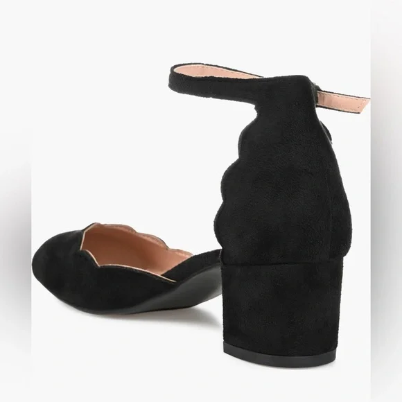 Journee Edna Women's High Heel Pumps - Picture 2 of 12